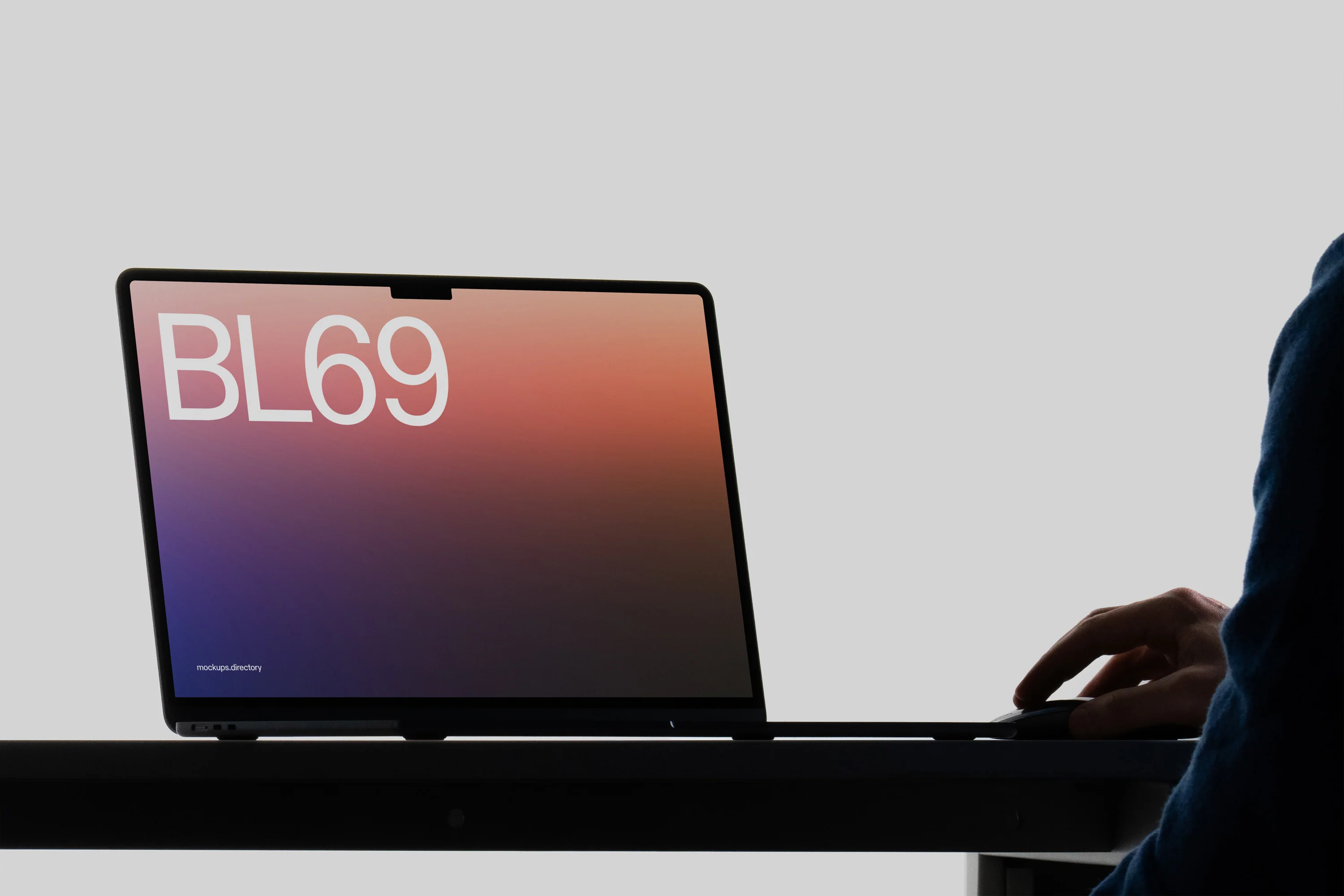 BL69 — MacBook Air - Image 2