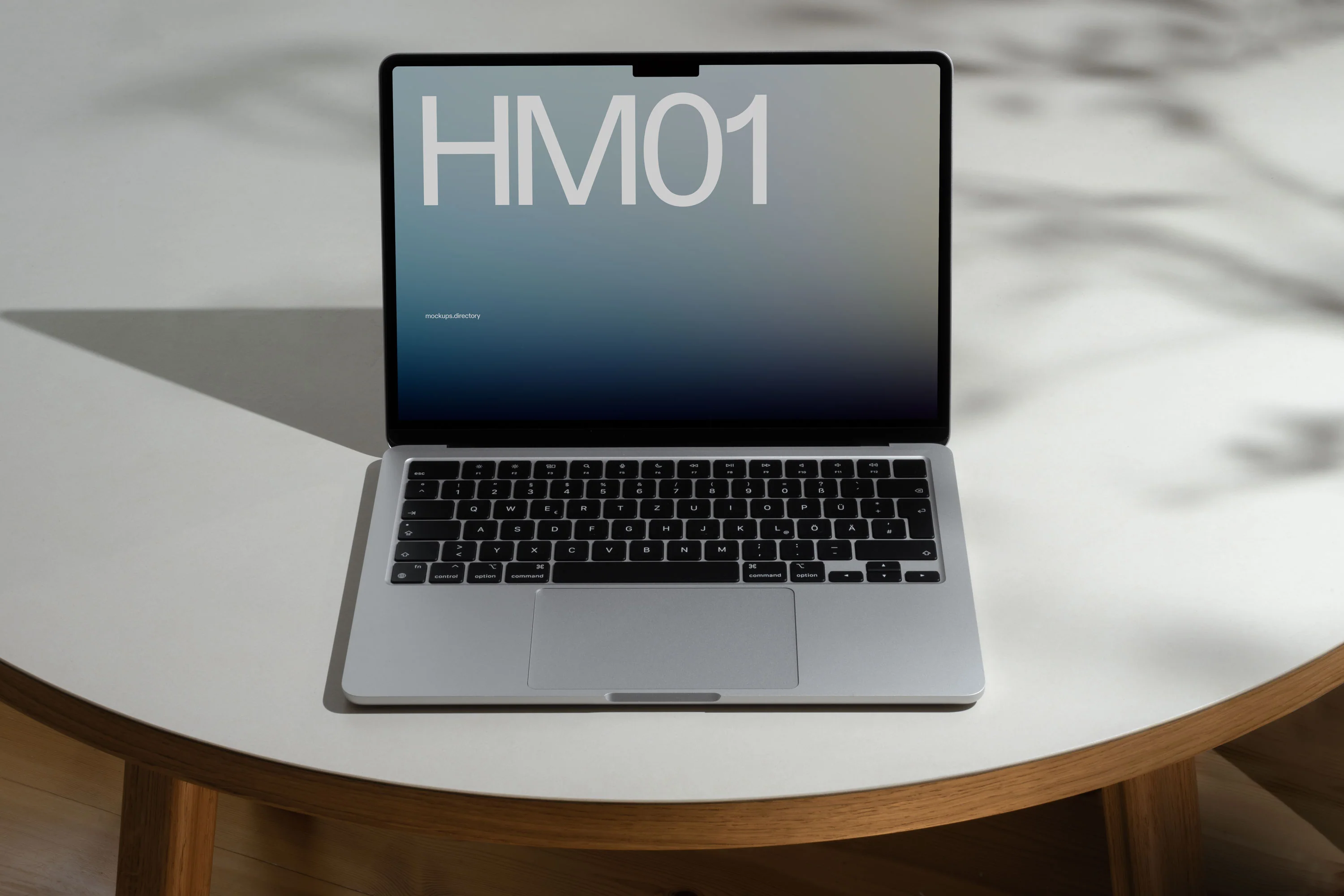 HM01 — MacBook Air - Image 2