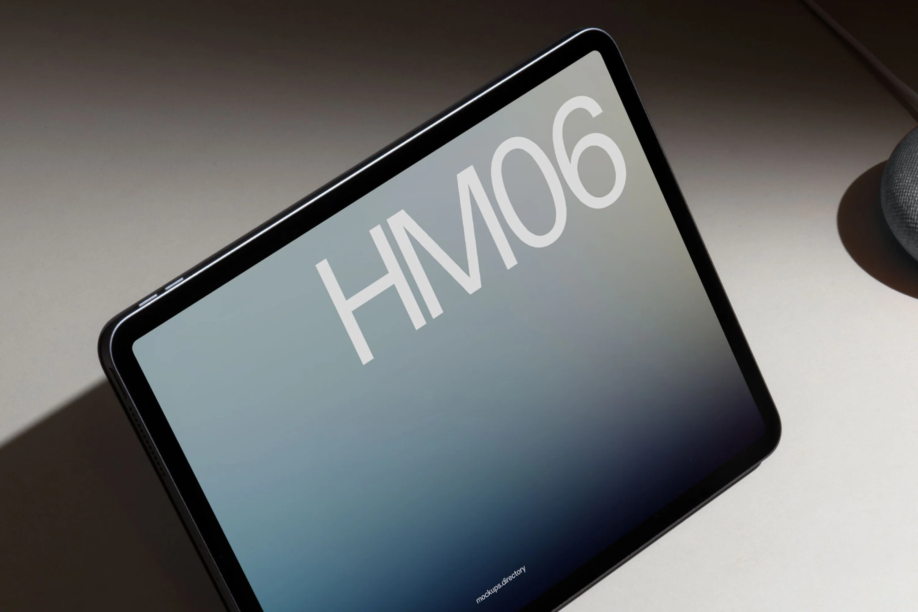 HM06 — iPad Pro - Image 2