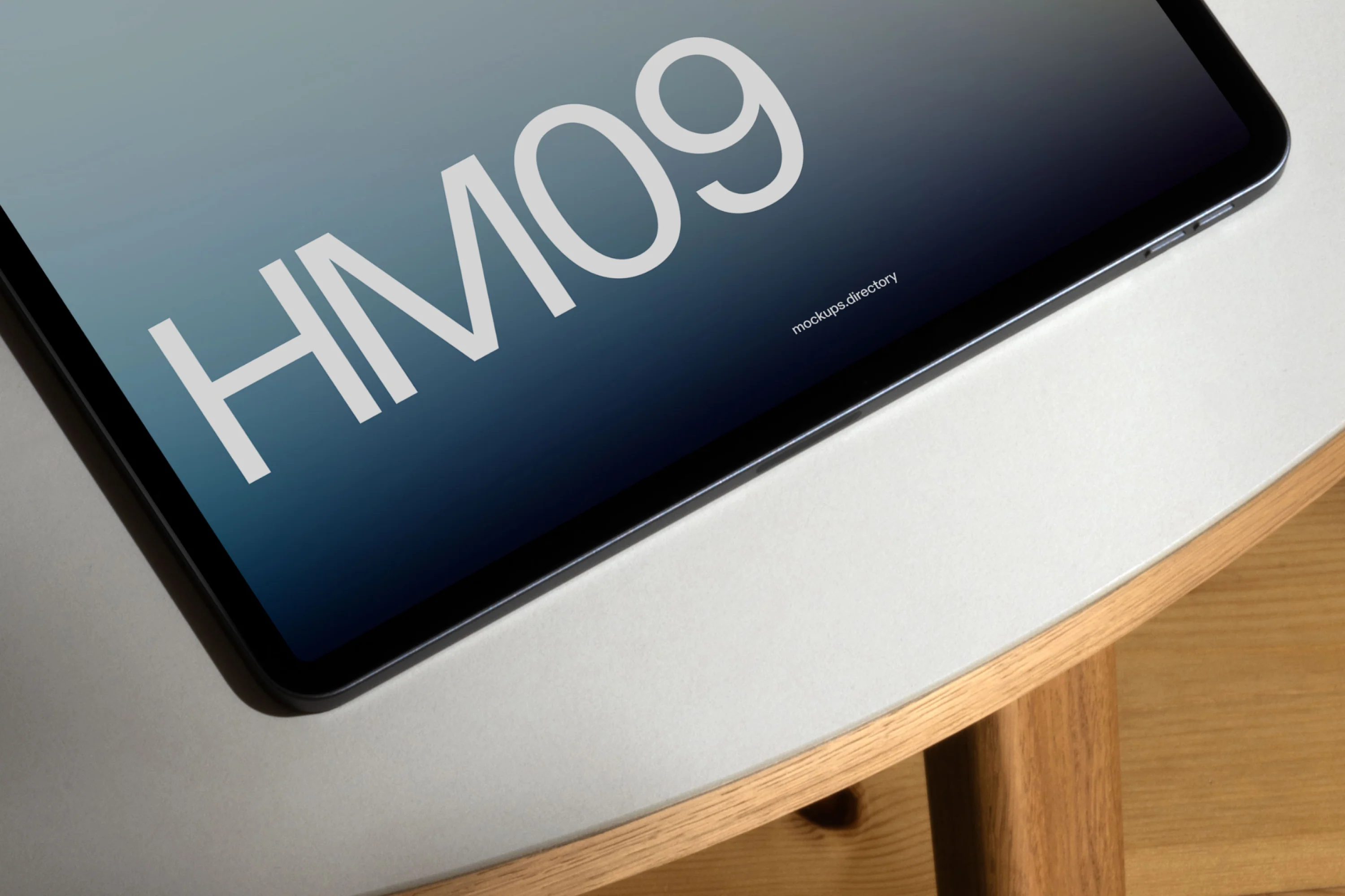 HM09 — iPad Pro - Image 2
